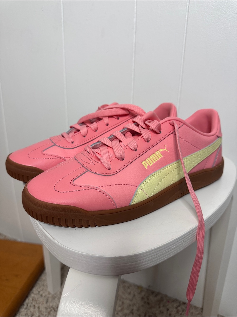 Pink puma sneakers women’s 9.5